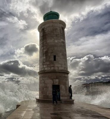 Vuurtoren dicht aan zee
